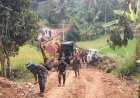 Satgas TMMD Ke-126 Kodim 0601/Pandeglang Laksanakan Pemasangan Gorong-Gorong Demi Kelancaran Akses Jalan di Desa Cikentrung